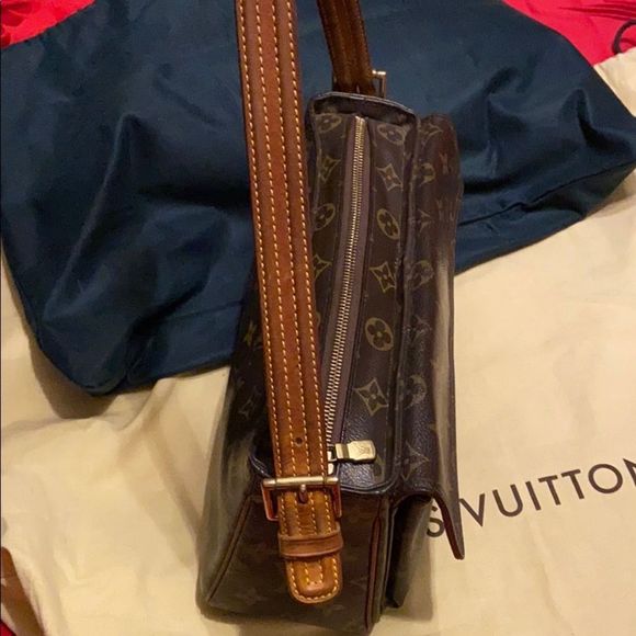 LV small shoulder bag AR0054 May 2004 France - Picture 4 of 8